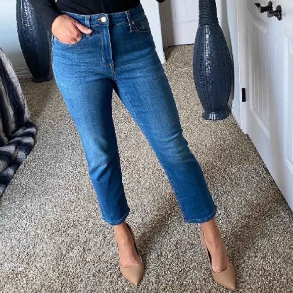 SHORT Universal Thread High-Rise Jeans - Picture 3 of 5